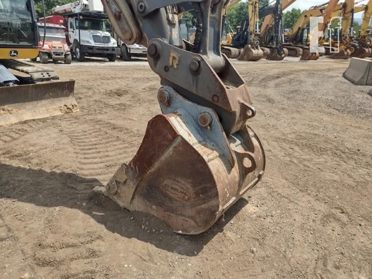 2019-deere-135g-image-18