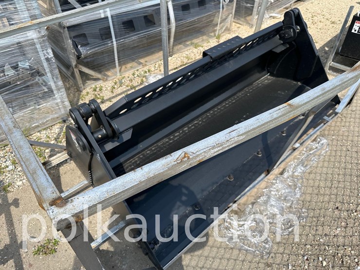 72"-skid-steer-hydraulic-combo-bucket-image-1