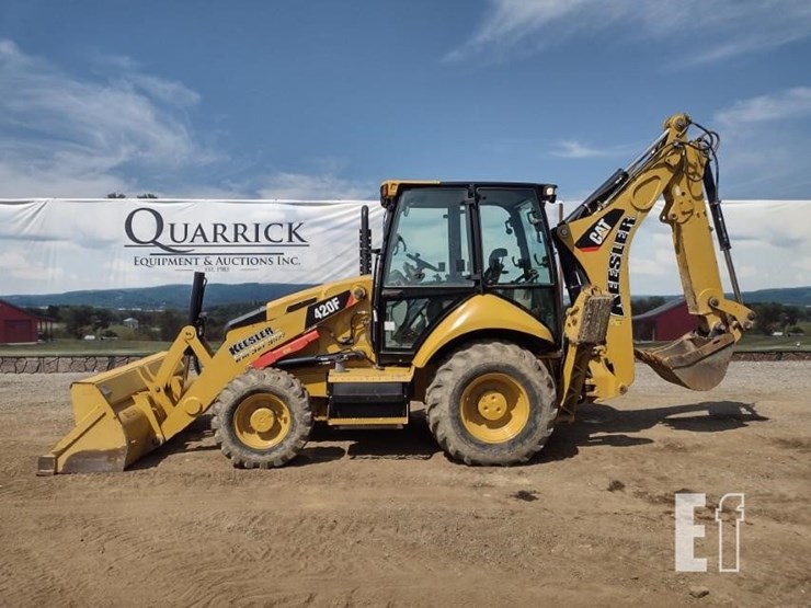 2015-caterpillar-420f-image-1