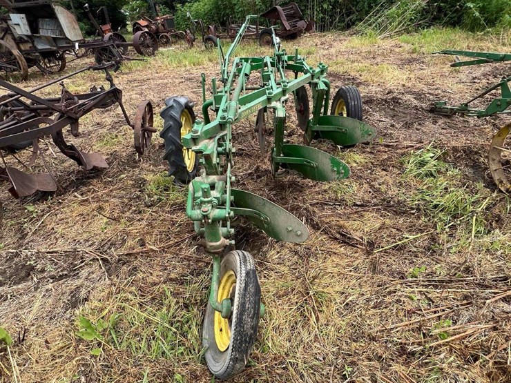 john-deere-3btm-pull-type-plow---14"-image-3