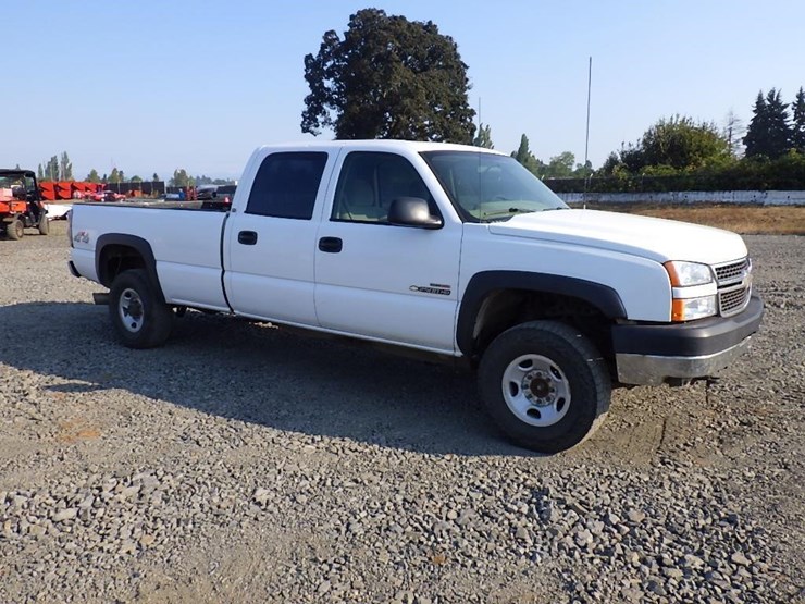 2005-chevrolet-2500hd-image-3