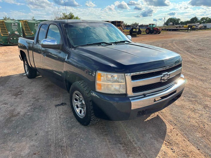 2010-chevrolet-silverado-1500-image-2
