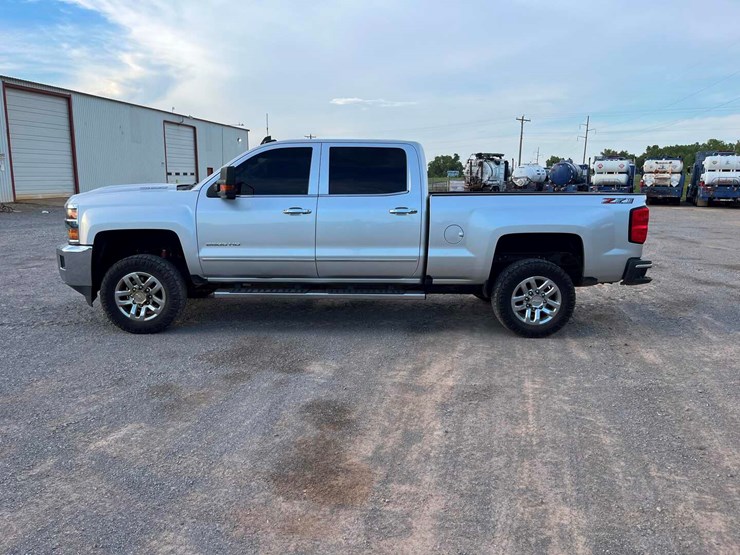 2018-chevrolet-silverado-2500hd-image-8