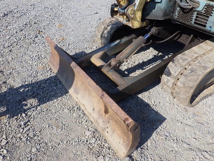 yanmar-vio30-image-13