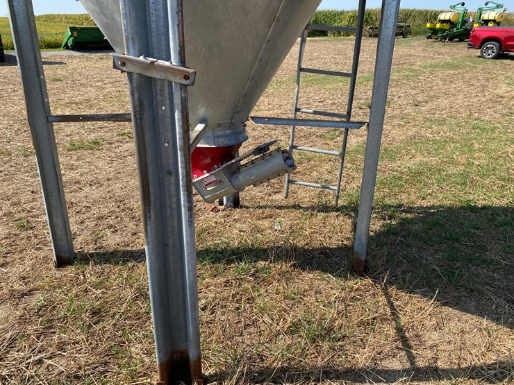 brock-feed-bin-image-6