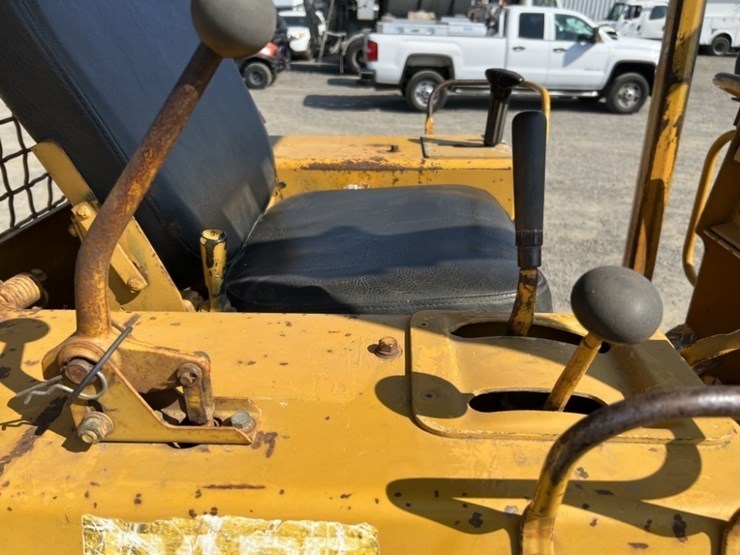 1975-caterpillar-d3-image-28