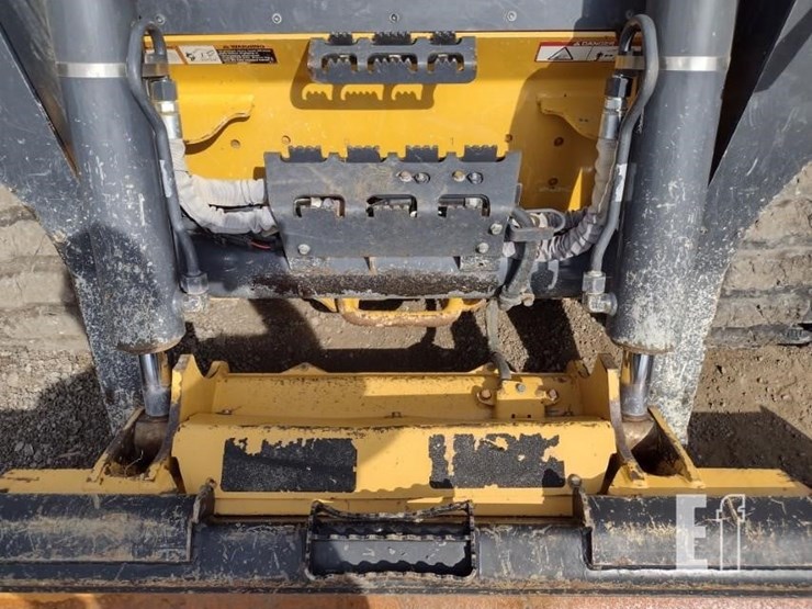 2022-deere-333g-image-14