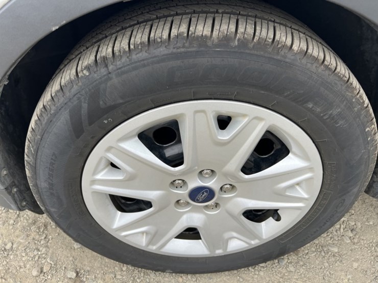 2014-ford-escape-image-16