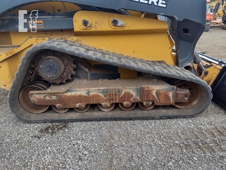 2020-deere-331g-image-27