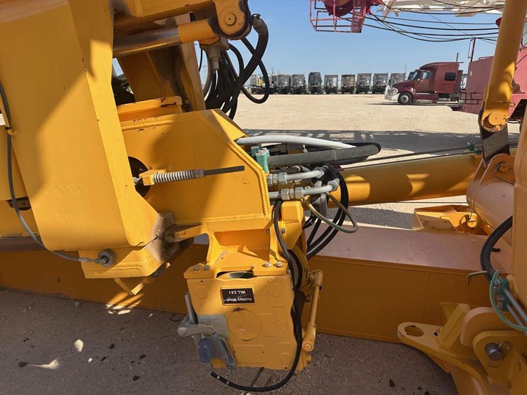 bauer-atd-750-vertical-hydraulic-pipe-handler-image-7