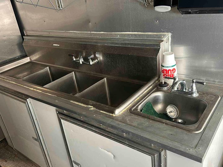2012-diamond-cargo-food-trailer-image-9
