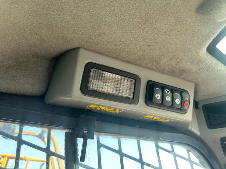 2018-caterpillar-299d2-xhp-image-53