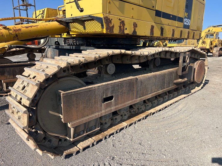 komatsu-pc1250-7-image-8