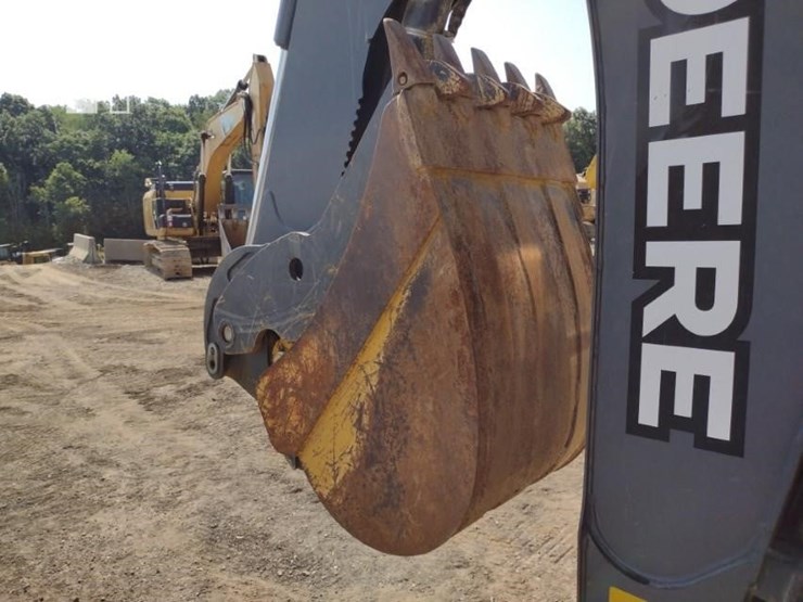 2017-deere-310sl-image-34