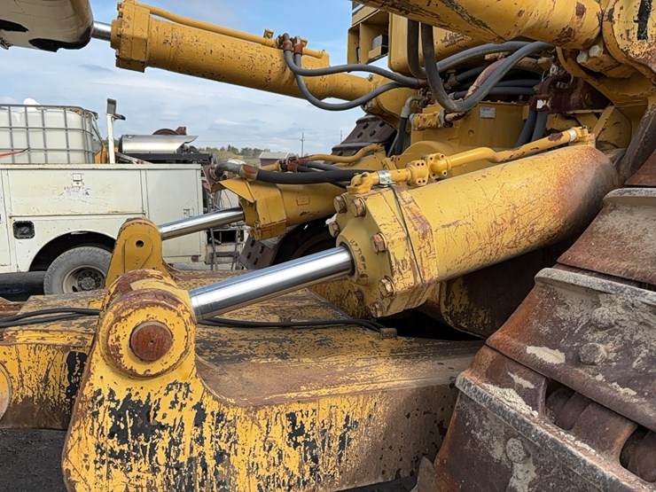 caterpillar-d11n-image-13