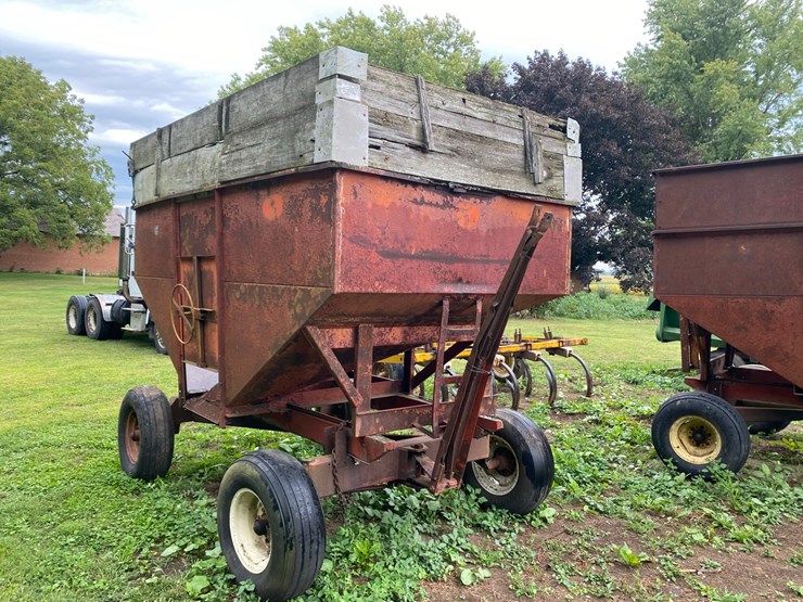 j-&-m-210-gravity-wagon-image-2