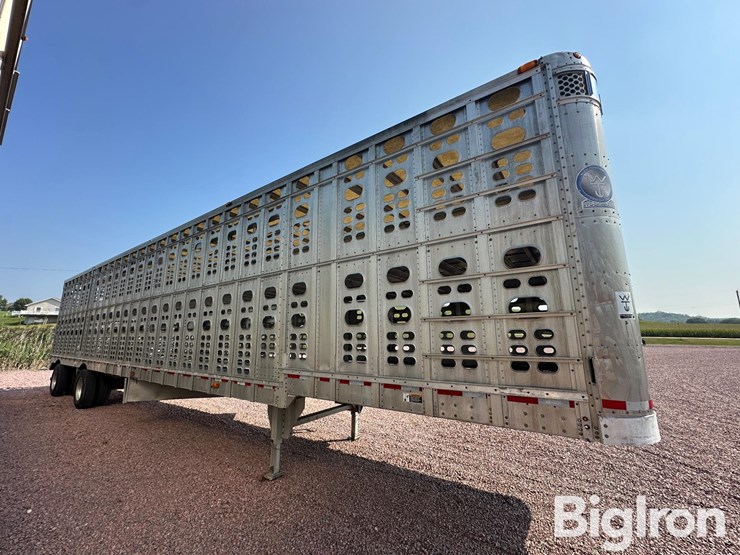 2002-wilson-livestock-trailer-image-3
