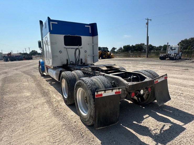 1995-peterbilt-379-image-7