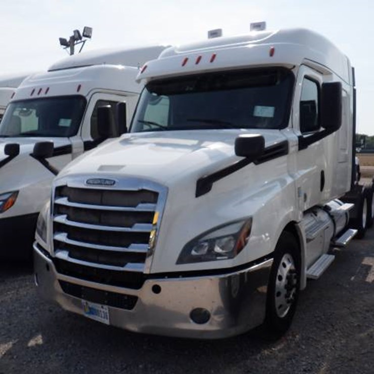 2019 FREIGHTLINER CASCADIA 126