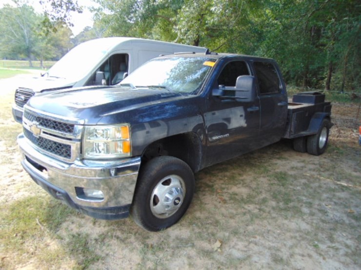 2011-chevrolet-silverado-3500-image-1