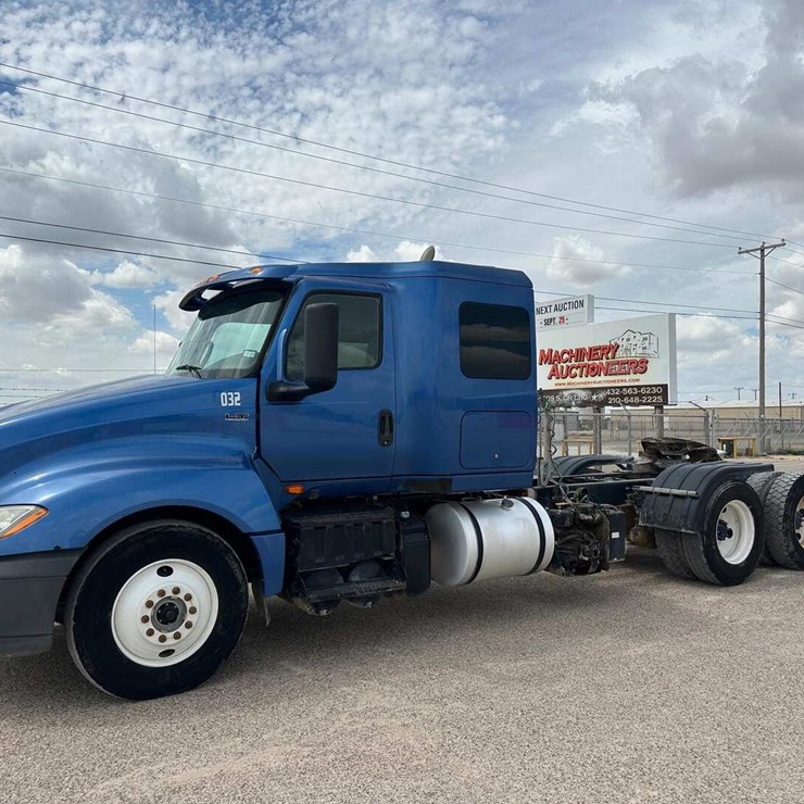 2018 INTERNATIONAL LT