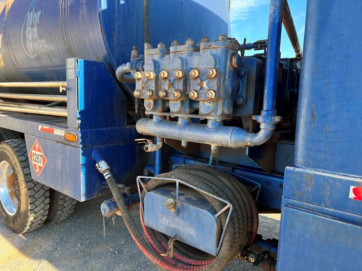 2013-peterbilt-367-image-13