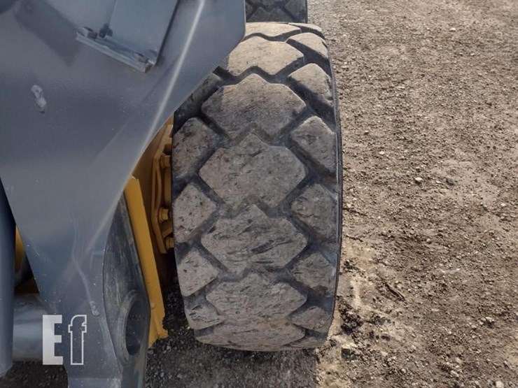 2020-deere-324g-image-20
