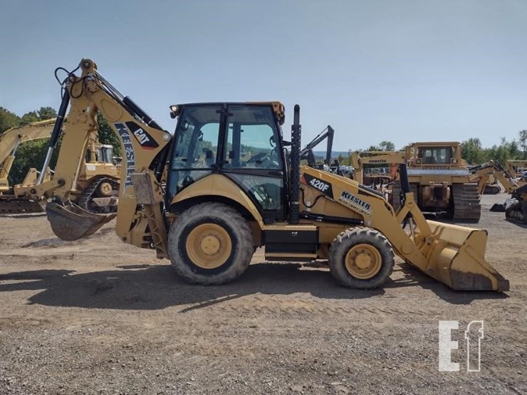 2015-caterpillar-420f-image-3