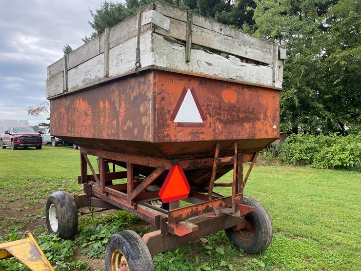 j-&-m-210-gravity-wagon-image-5