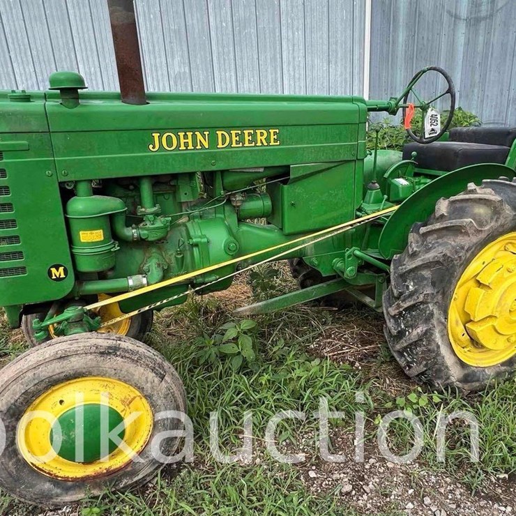 JOHN DEERE M