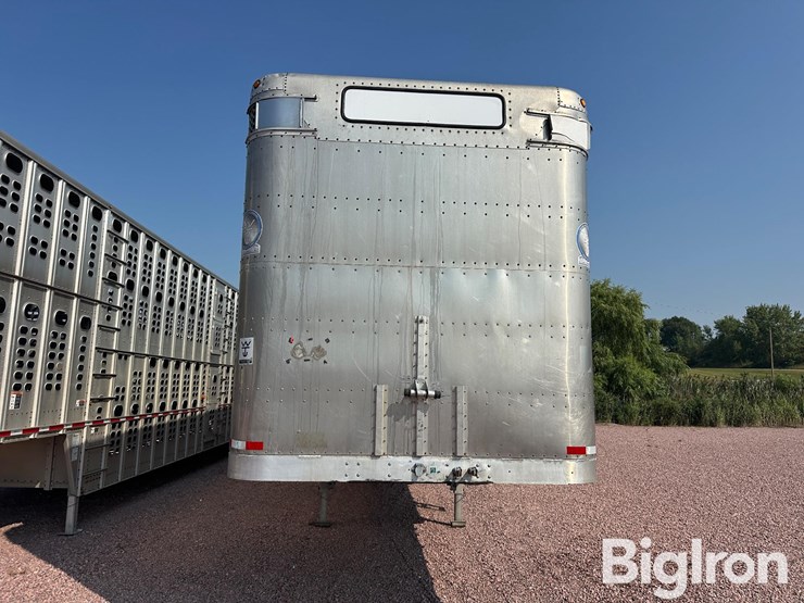 2002-wilson-livestock-trailer-image-2