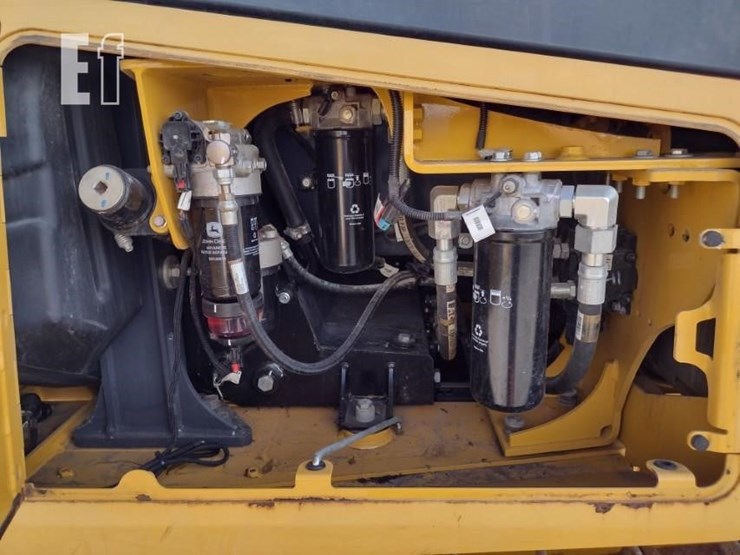 2022-deere-450k-image-40