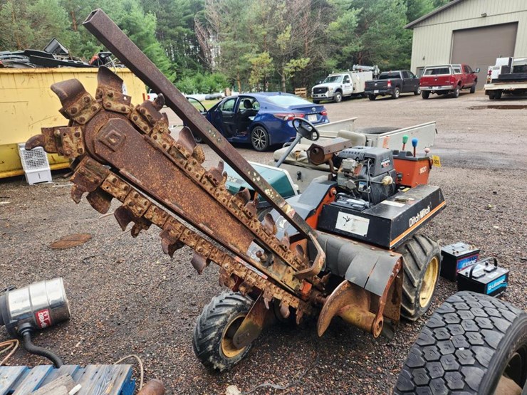 2000-ditch-witch-1820h-image-1