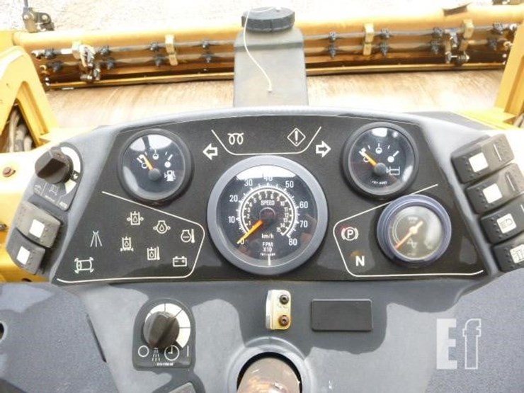 2014-caterpillar-cb64-image-7