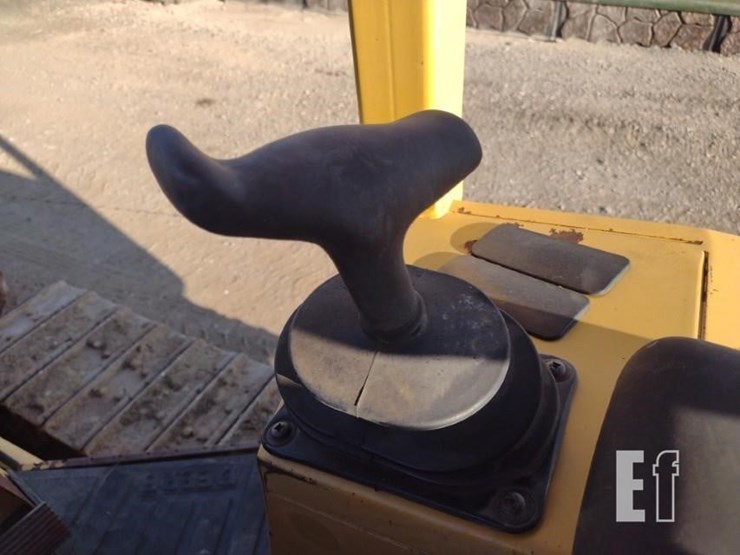 2004-deere-550h-lt-image-9