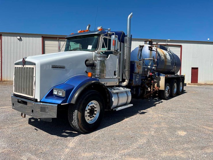 2015-kenworth-t800-image-1