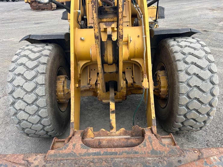 caterpillar-938k-image-13