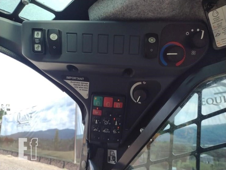 2020-deere-324g-image-8