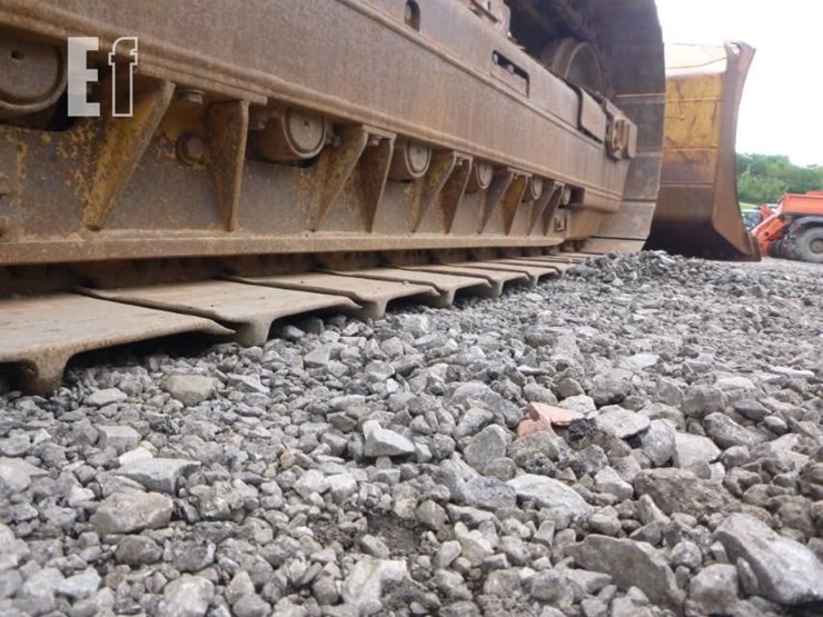 2005-caterpillar-d4g-xl-image-35