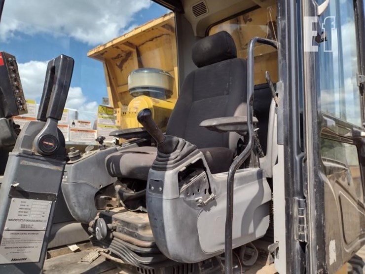 2015-morooka-mst2200vd-image-14