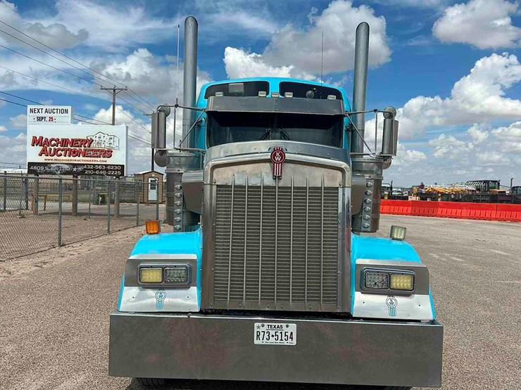 2006-kenworth-w900l-image-2