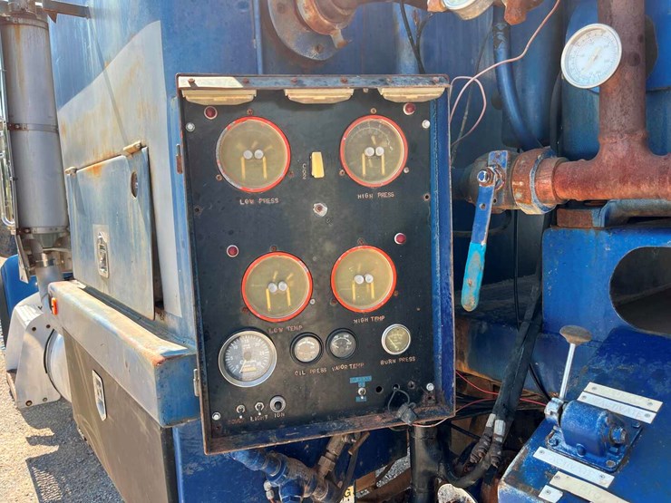 2008-peterbilt-367-image-14