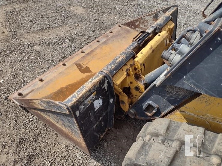 2022-deere-317g-image-18