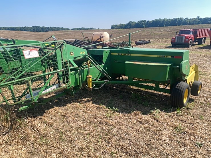 john-deere-328-image-2