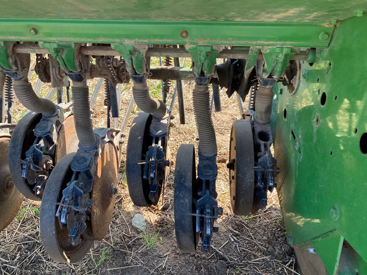 john-deere-8300-image-7