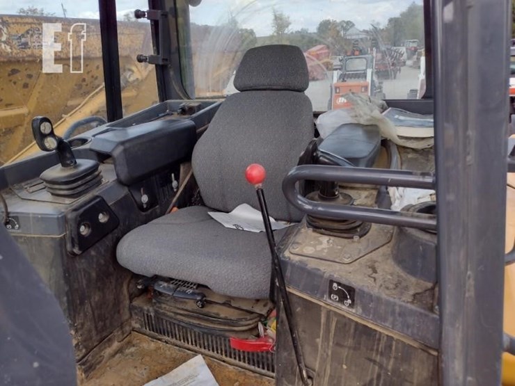 2018-deere-750k-lgp-image-15
