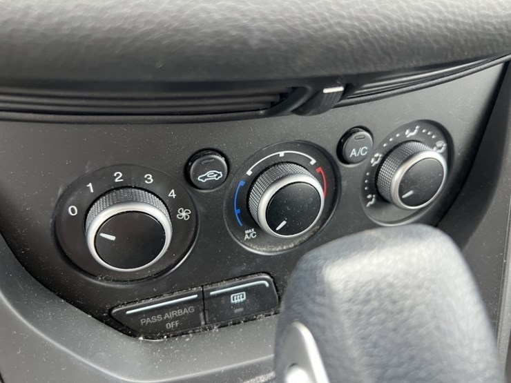 2014-ford-escape-image-30
