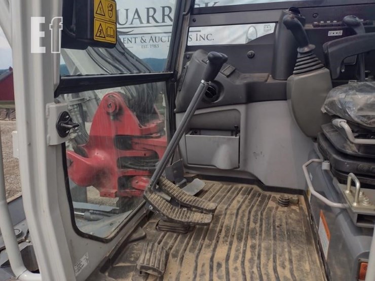 2022-takeuchi-tb290-image-12