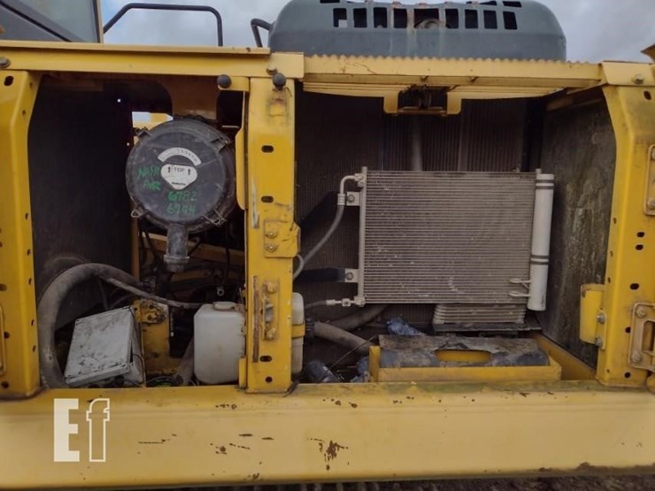 komatsu-pc220-lc-8-image-36