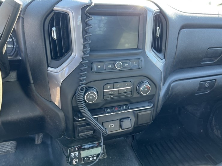 2020-chevrolet-silverado-2500-image-27